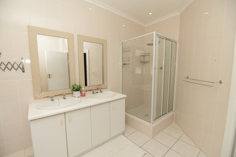 4 Bedroom Property for Sale in Summerstrand Eastern Cape